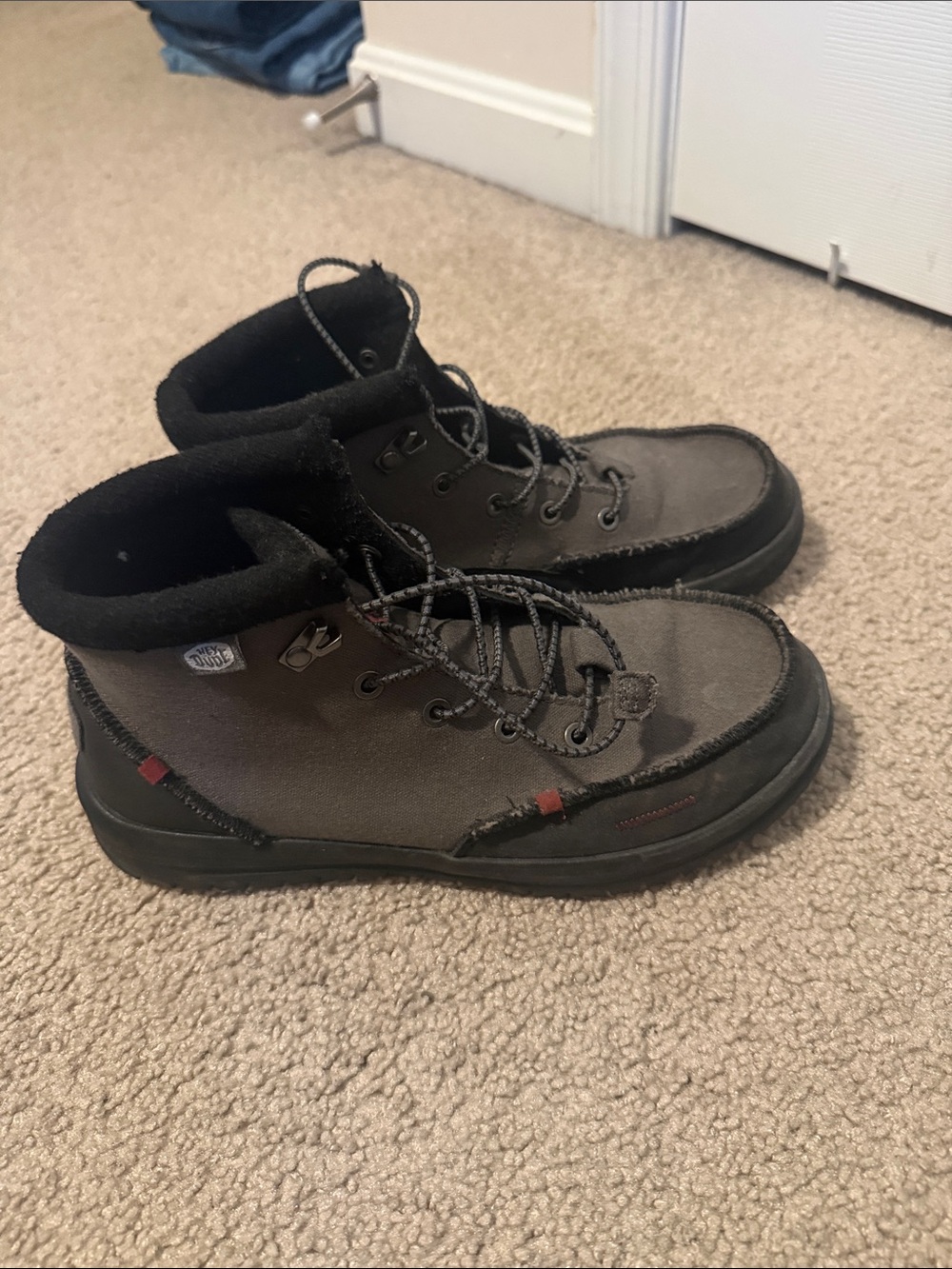 Mens 8 hey dude boots